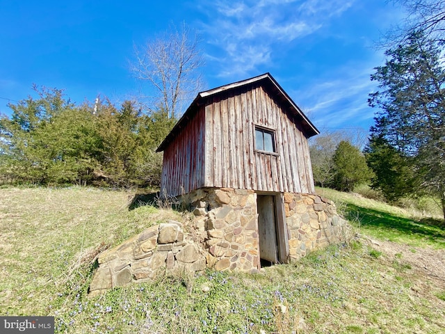 view of outdoor structure