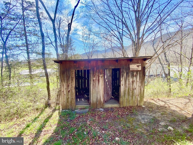 view of outdoor structure