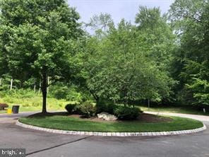 Listing photo 3 for 98 Beech Hollow Ln, Princeton NJ 08540