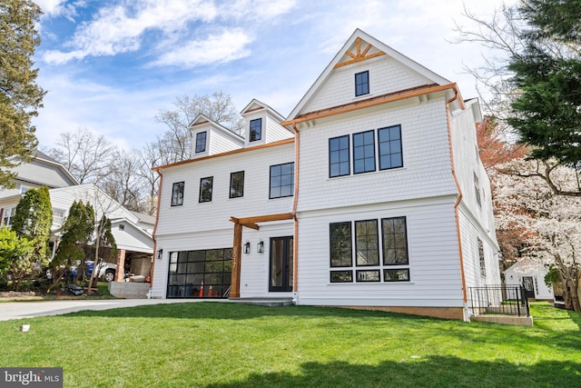 view of front facade with a front yard