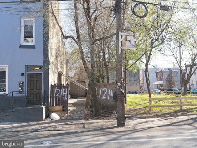 Listing photo 2 for 1214 W Dauphin St, Philadelphia PA 19133