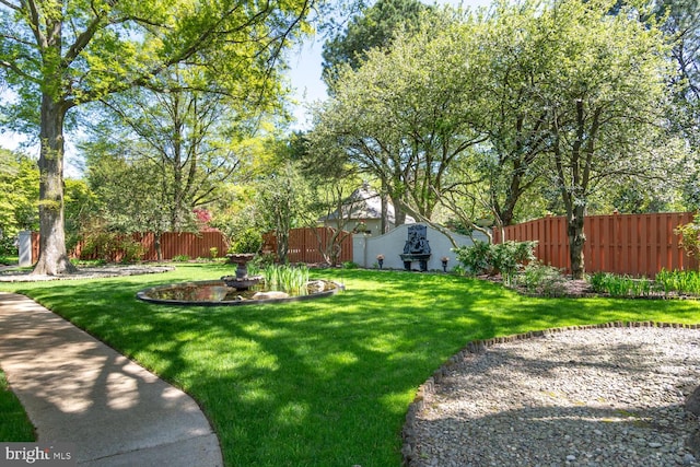 view of yard featuring fence