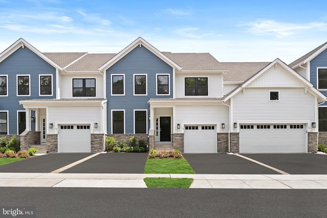 view of front facade with a garage