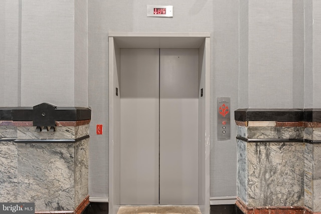 room details featuring elevator