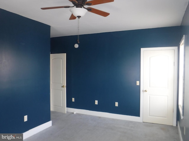 empty room with ceiling fan