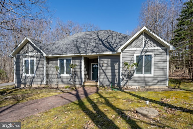 view of front of house with a front yard