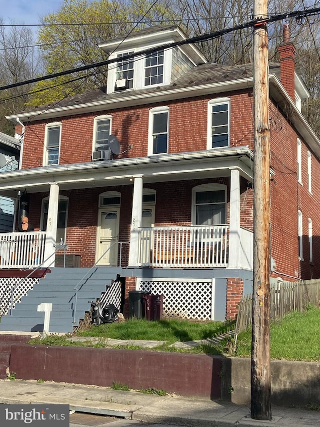 view of front of house featuring covered porch