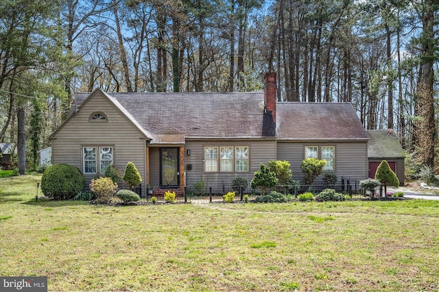 view of front of house with a front yard