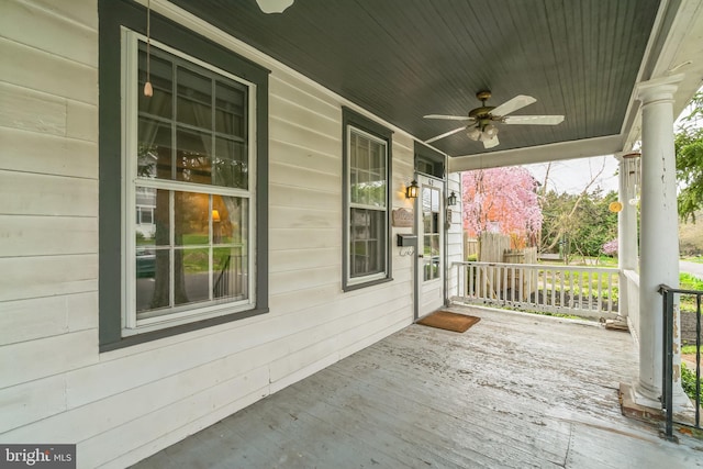 view of patio with ceiling fan and covered porch