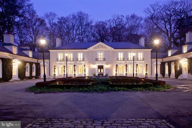 view of front of property featuring french doors