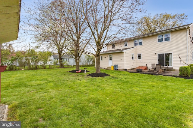 view of yard featuring a patio