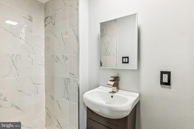 716 Pontiac Ave, Baltimore, MD 21225 - bathroom featuring vanity