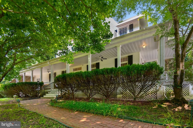 view of front of house featuring covered porch