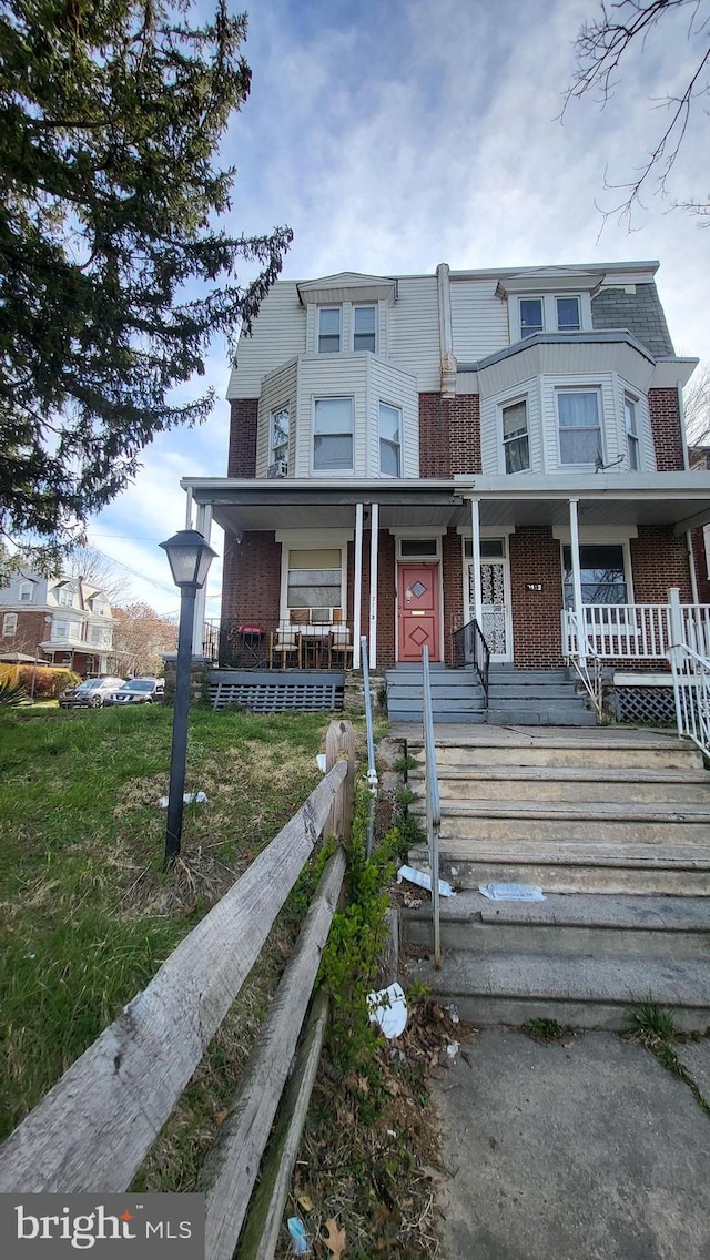 view of front of house featuring covered porch