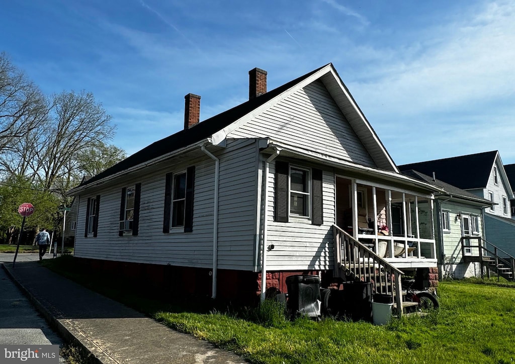 view of side of home