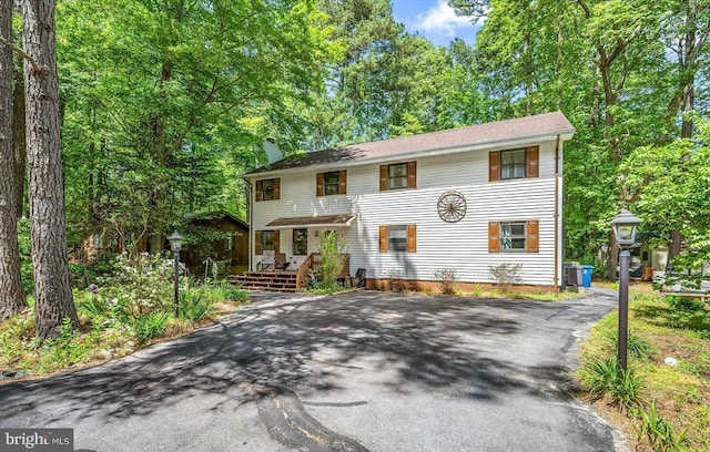 view of front of property