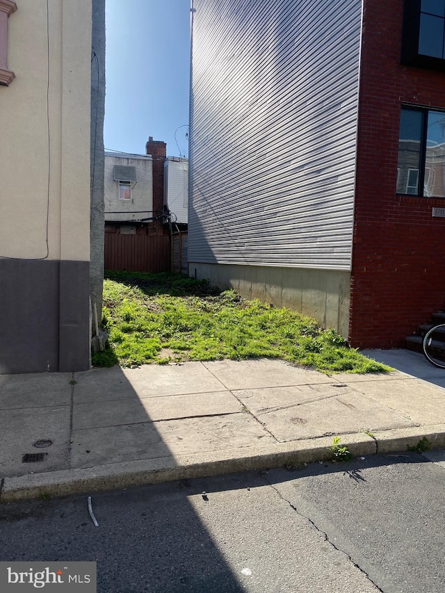 Listing photo 3 for 1749 S Taylor St, Philadelphia PA 19145