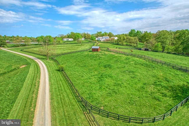 view of yard featuring a rural view