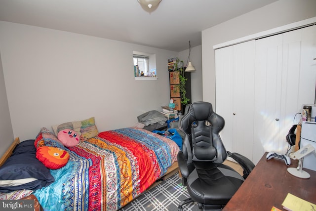 bedroom with a closet