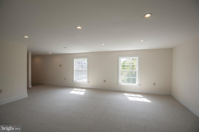 unfurnished room with carpet