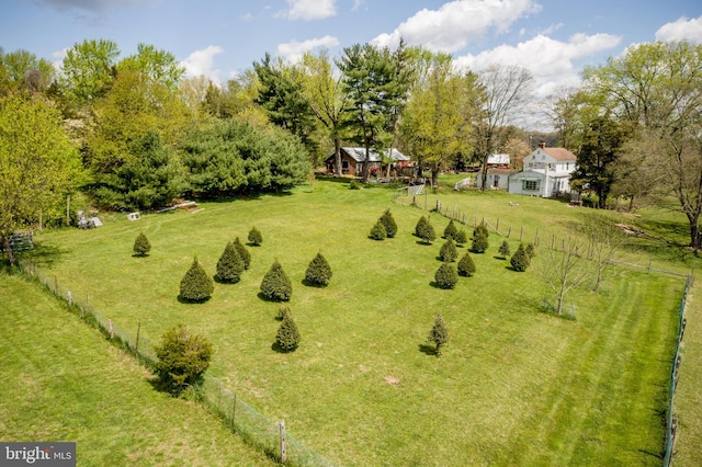 view of yard featuring a rural view