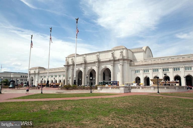 view of building exterior