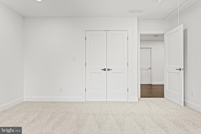 unfurnished bedroom featuring carpet floors