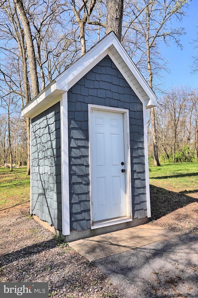 view of outbuilding