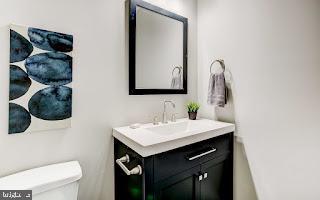 4712 Carroll Manor Rd, Baldwin, MD 21013 - bathroom featuring vanity and toilet