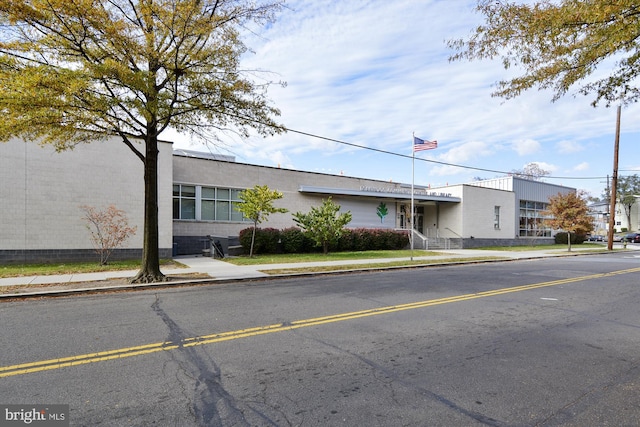 view of front of house