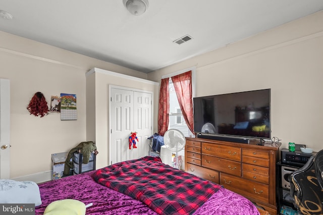 bedroom featuring a closet