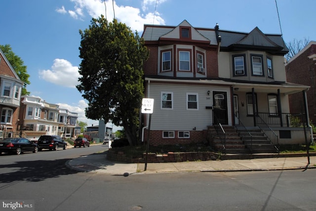 view of front facade with a porch