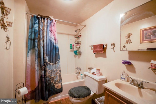 full bathroom featuring shower / bathtub combination with curtain, toilet, and vanity