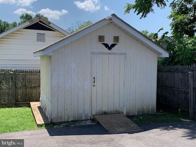 1722 Selma Ave, Halethorpe, MD 21227 - view of shed with a fenced backyard