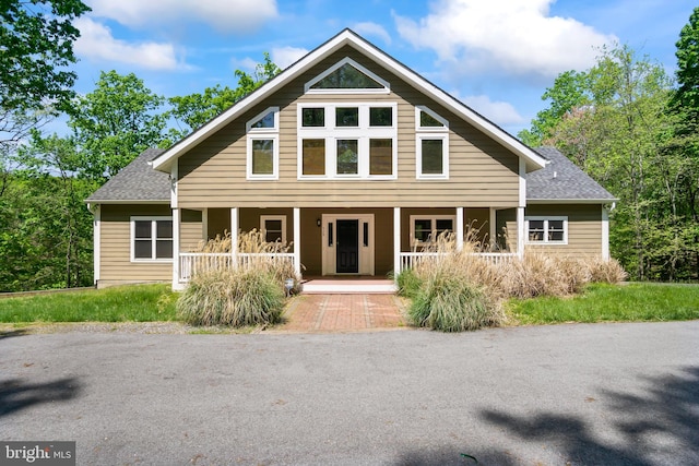 view of front facade with a porch