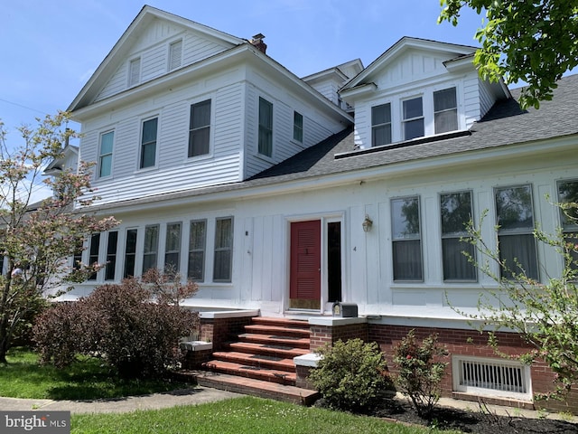 view of front facade