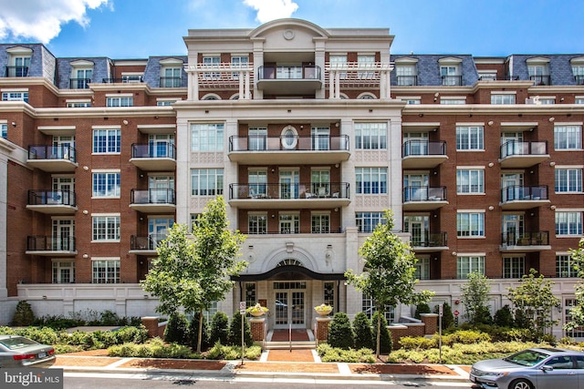 6900 Fleetwood Rd Unit 503, Mclean VA, 22101, 2 bedrooms, 2 baths condo for sale