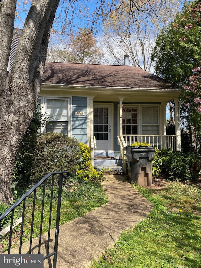 view of front of house with a porch