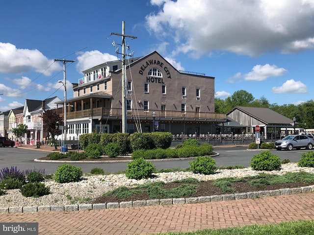 view of building exterior