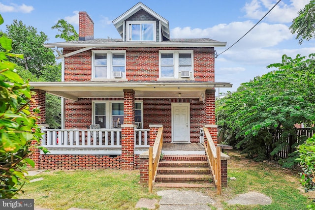 view of front of property featuring a porch