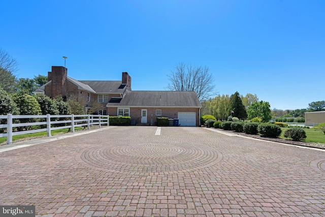 view of front facade featuring a garage