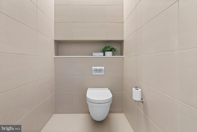 bathroom featuring toilet