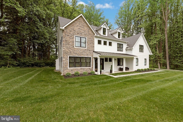 view of front facade with a front lawn