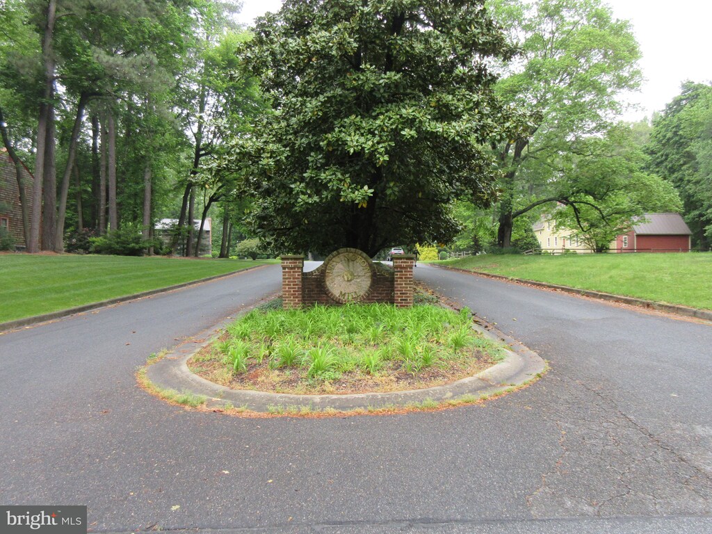 101 N Lexington Dr, Felton, DE 19943
