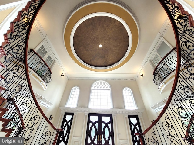 room details with ornamental molding