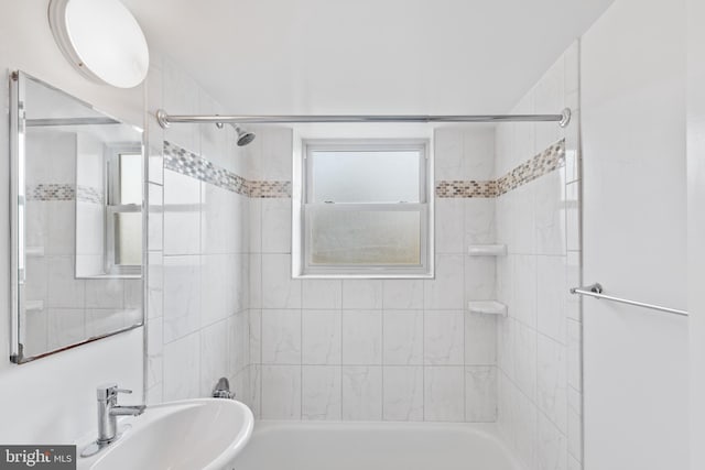 bathroom featuring sink