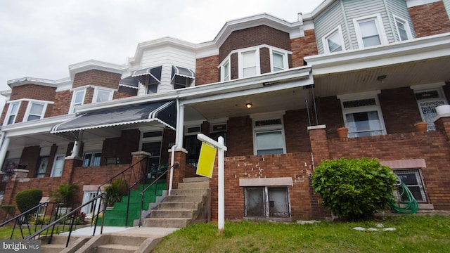 view of front facade with covered porch