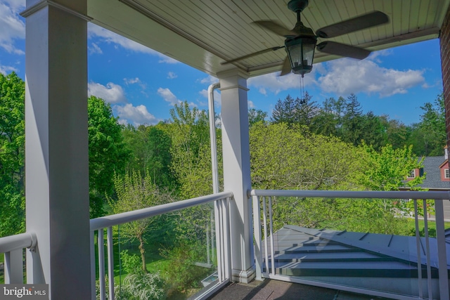 balcony with ceiling fan