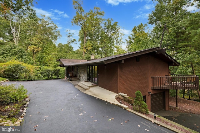 view of front of house featuring a garage