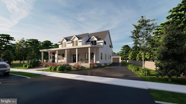 view of front of property featuring a porch